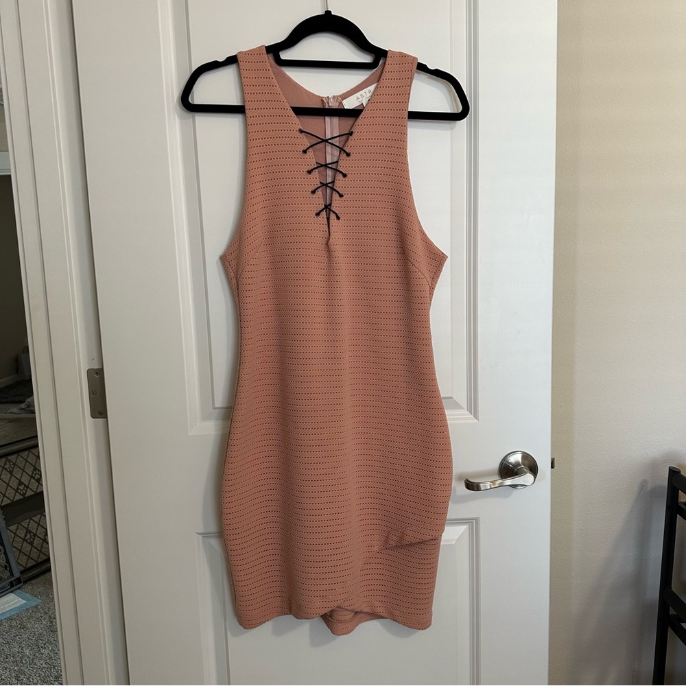 NWOT- ASTR Bodycon Dress, size l
